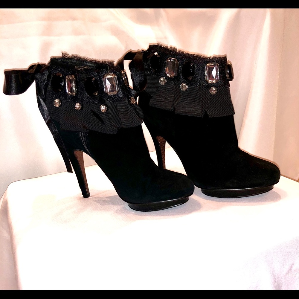 Sexy Beverly Feldman Booties size 6 1/2